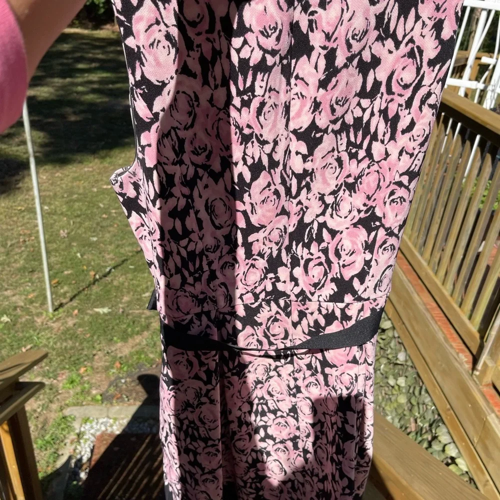 LUXE by Carmen Marc Pink Roses 💗🌹 dress, back zipper. Black Belt💖Easter dress - Picture 8 of 11